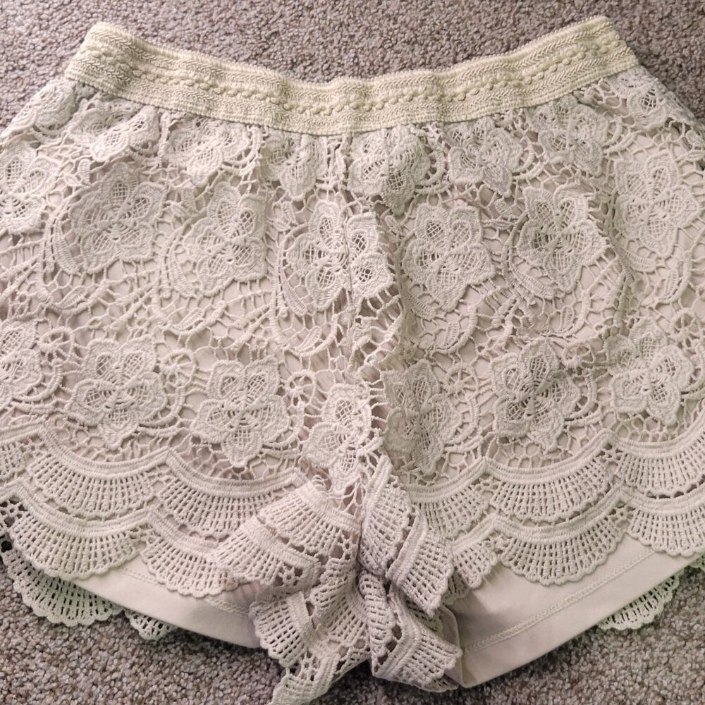 💛2/$20 Ladies size XL Lace Shorts